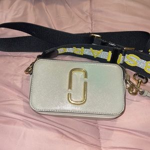 Camera bag with removable strap